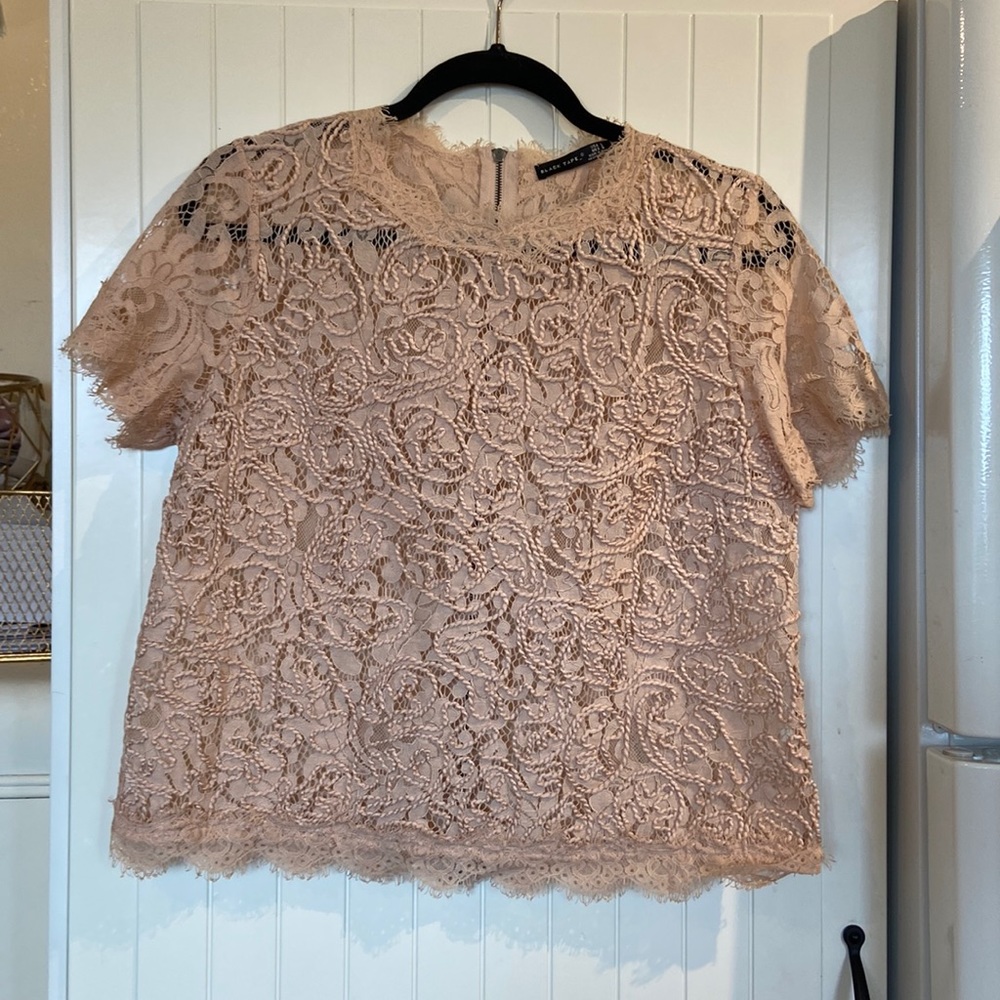 BLACK TAPE boxy zipper back Lacey top L